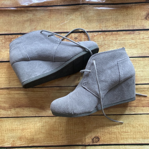BOBS from Skechers Shoes - BOBS Memory Foam Heeled Booties light Gray WOMENS 7